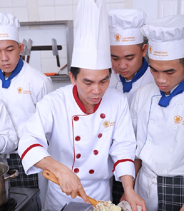 Học nấu ăn ở TPHCM - Trường trung cấp Du lịch & Khách sạn Saigontourist