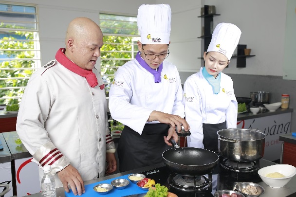 Học nấu ăn ở TPHCM - Đào tạo Bếp Vàng